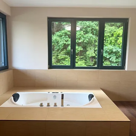 ホームステイ Moderne Annehmlichkeiten Hochrum